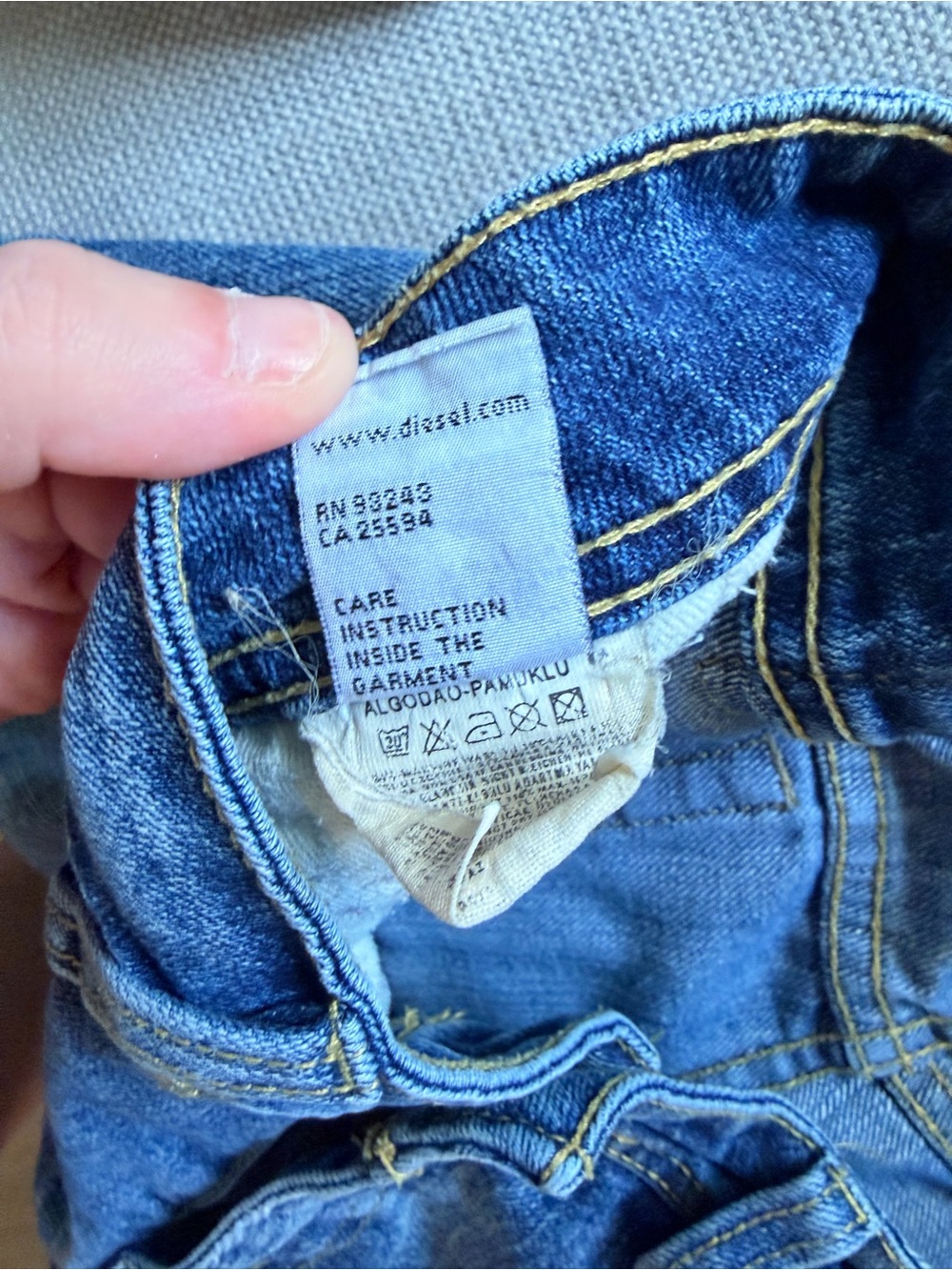 SUPER RARE - Deadstock Diesel Blue Denim Jeans with Red Embroidered Patch - Picture 11 of 11